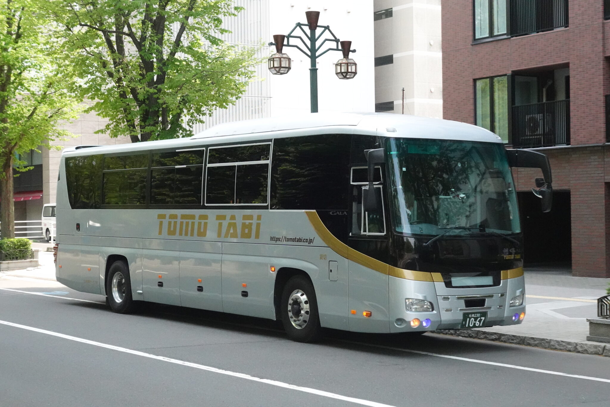 ともたびの大型バス